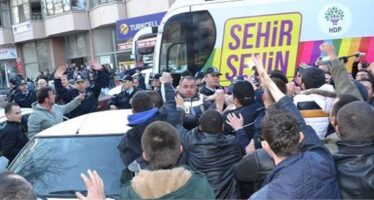 Racist Attack On HDP Election Tour In Edirne