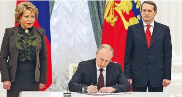 L’Ucraina firma l’accordo con la Ue Arrivano 100 osservatori dell’Osce