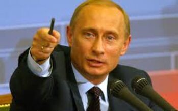 Putin: «Proteggeremo i russi anche a costo di invadere l’Ucraina»