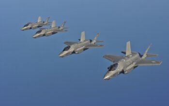 F-35: costi raddoppiati, occupazione dimezzata, programma in ritardo di 5 anni