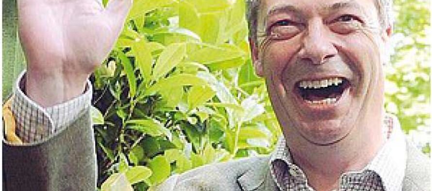 Arriva il terremoto Farage La vittoria degli euroscettici scuote la Gran Bretagna