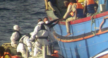 Msf: «Vogliono lasciare i migranti sulle navi? Gli obblighi internazionali sono chiari»
