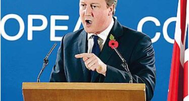 «Non firmerò assegni» Cameron si ribella alla Ue e incassa il sì di Roma
