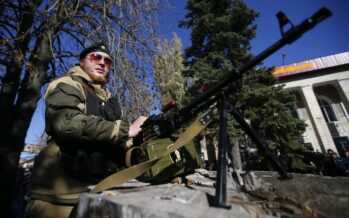 Donbass: vanno via gli osservatori e Kiev ricomincia a bombardare