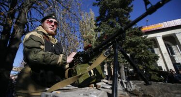 Donbass: vanno via gli osservatori e Kiev ricomincia a bombardare