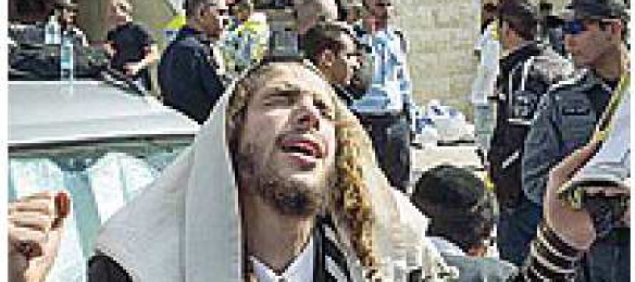 Sangue sulla preghiera del mattino Gerusalemme piange i suoi morti