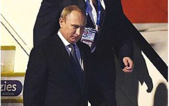 Al G20 arriva Putin e si fa scortare dalle navi da guerra