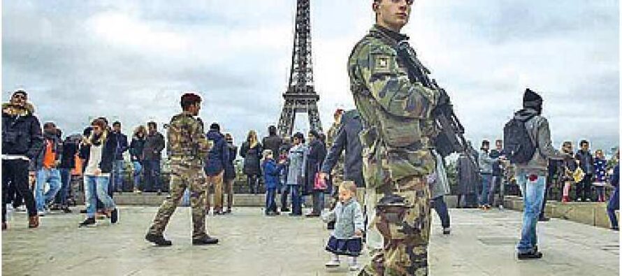 Centinaia di soldati nelle strade di Francia Ma il governo minimizza