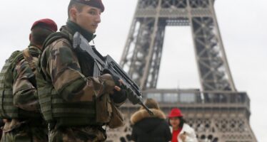 Terrorismo: più poteri ai servizi segreti in Francia