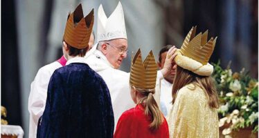 «Serve una rinascita morale di Roma» La scossa del Papa dopo Mafia Capitale