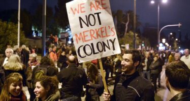 Ma la piazza rossa di Syriza avverte il premier “Non è più tempo di concessioni”