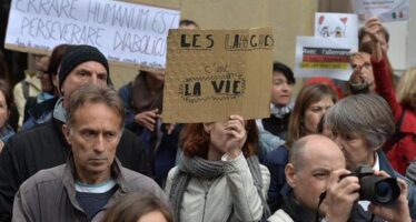Insegnanti in sciopero in Francia contro la riforma delle medie
