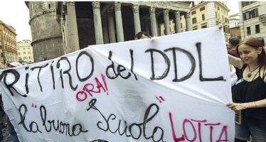 Scuola, approvati i primi articoli No di Renzi allo stralcio delle assunzioni