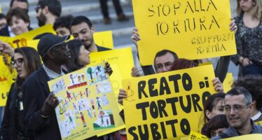 Tor­tura, Renzi dica se sta con il Sap e Salvini