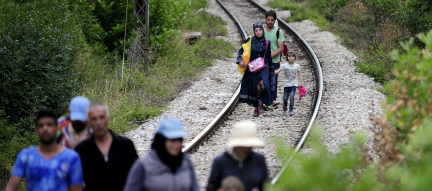 La Cgt alle Ferrovie: «Basta controlli dei migranti sui treni e nelle stazioni»