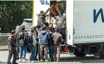 Schiaffo dell’Ungheria a Bruxelles «Sospese le regole sui rifugiati»
