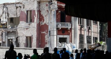 Egitto, attentato al Con­so­lato italiano