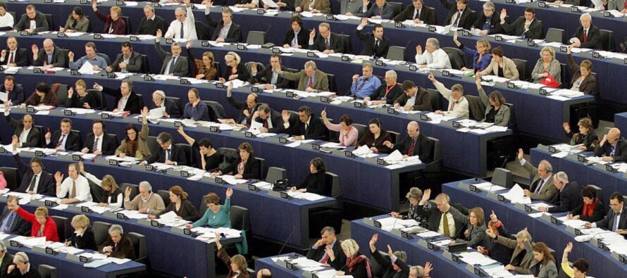 I socialisti cedono, l’europarlamento oggi vota il Ttip