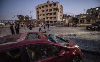 Autobomba al Cairo l’Is mette nel mirino l’Egitto di Al Sisi