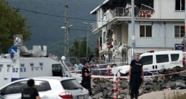 Turkey attacks: Deadly violence in Istanbul and Sirnak