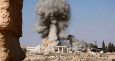 Ecco come l’Is ha distrutto Baal Shamin “ Palmira è l’arma di ricatto dei jihadisti”