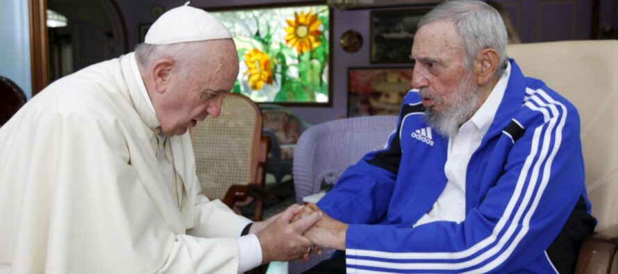 Bergoglio e Castro, quei rivoluzionari prodotti dai gesuiti