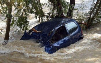 Diluvio in Costa Azzurra terrore e 17 morti polemiche sull’allarme “Nessuno ci ha avvisati”