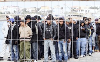 Rifugiati: nuove bar­riere crescono, anche all’interno di Schengen