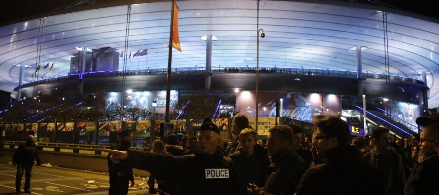 L’Is assedia Parigi kamikaze allo stadio la strage degli ostaggi poi il blitz nel teatro
