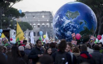 Vandana Shiva: solo il carbonio vivo salverà la terra
