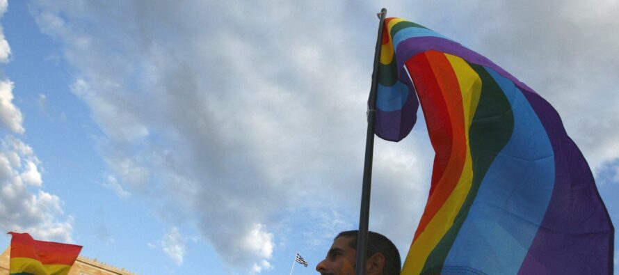 Gay Pride itinerante per i diritti di tutti. In piazza Cgil e Uil