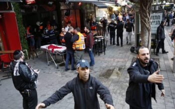 Terrore a Tel Aviv spara sui clienti di un pub due morti e sette feriti