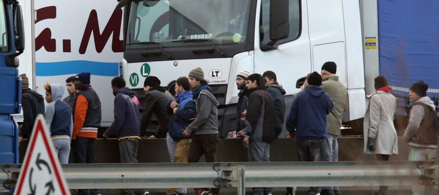 Calais: i costi umani della non-Europa