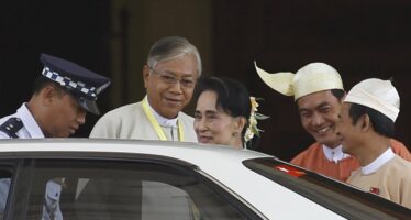 Il consigliere di Suu Kyi è il primo civile eletto presidente in Birmania