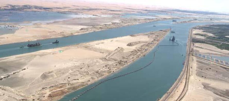Nel canale di Suez affondano le ambizioni di Abdel Fattah al Sisi