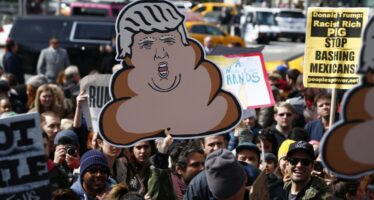 Latini, gay, neri e reduci di Occupy il popolo della rabbia anti-Trump