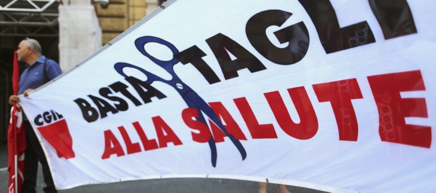 Censis: 12 milioni di italiani rinunciano a curarsi, boom della sanità privata