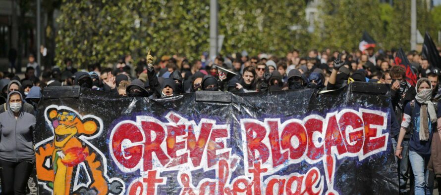 «On bloque tout»: ferrovie e metro bloccate contro la riforma del lavoro di Hollande