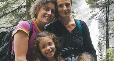 Torino, sì dai giudici a due coppie di donne per l’adozione dei figli