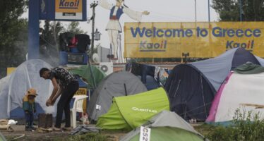 Profughi prigionieri nel limbo greco