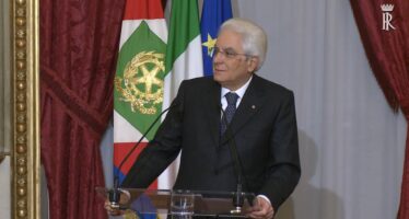 La trattativa per un nuovo governo stenta, Mattarella concede 5 giorni