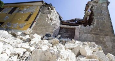 Terremoto, crollate Torre civica e chiese dichiarate a norma