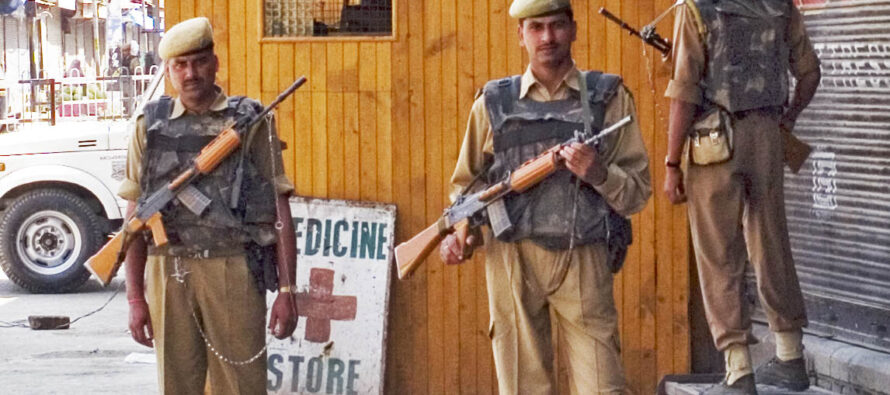 Kashmir, scontri con i militari indiani, almeno 72 morti e oltre 7mila feriti