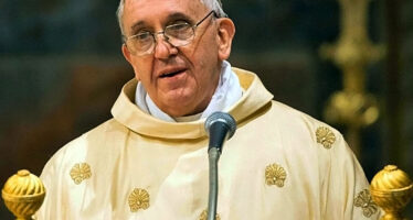 Il papa: «La guerra è peggio del terrorismo»