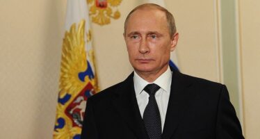 Putin vince (bene) e avrà mano libera Accuse di brogli