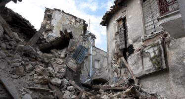 Trema l’Italia centrale, forte terremoto tra Marche e Umbria