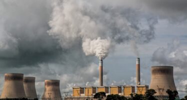 Fonti fossili: il sostegno pubblico raddoppia e dimentica il clima