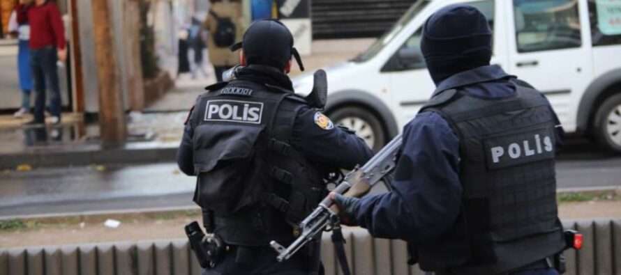 Il governo della Turchia sotto accusa per le purghe nei servizi