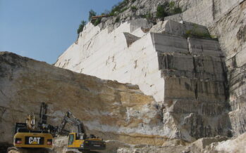Massa Carrara, un’altro operaio morto nelle cave. Oggi 4 ore di sciopero