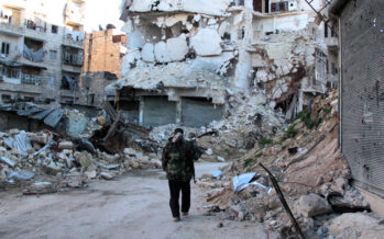 In Siria bomba contro i civili in fuga: 100 morti